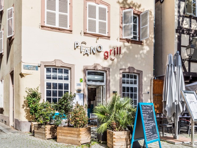 Piano Grill